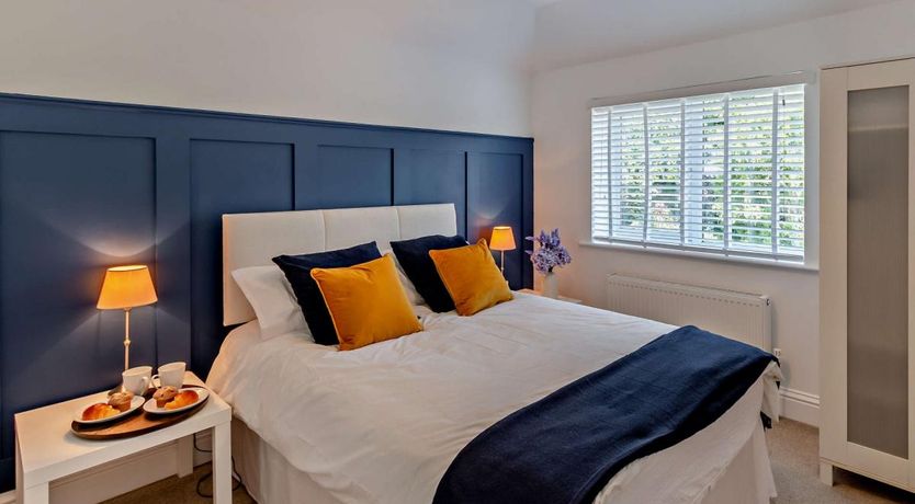 Photo of 4 Bed in Ryde