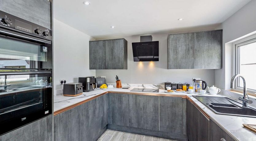 Photo of 4 Bed in Llanddona