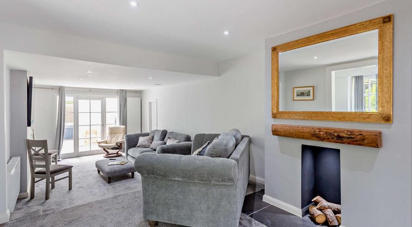 Photo of 4 Bed in Beaumaris