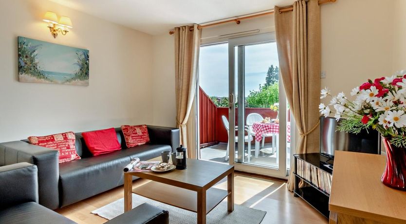 Photo of 2 Bed in Llangteg