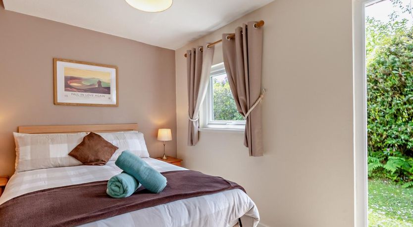 Photo of 2 Bed in Llangteg