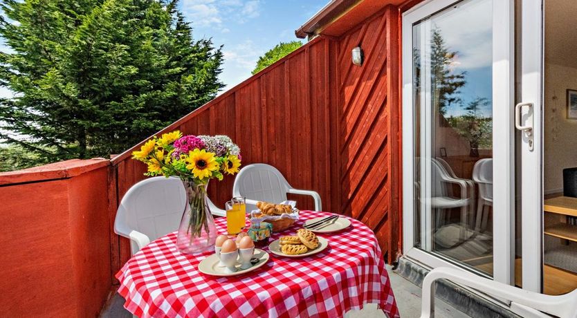 Photo of 2 Bed in Llangteg