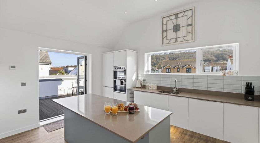 Photo of 4 Bed in Bideford