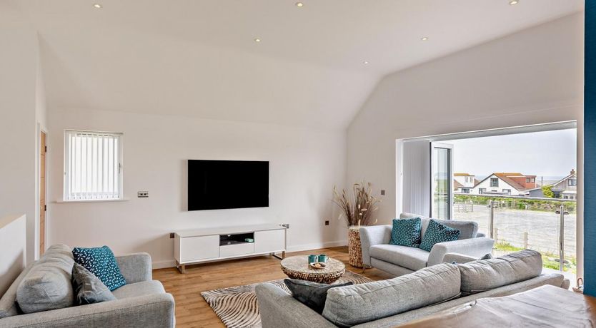 Photo of 4 Bed in Westward Ho