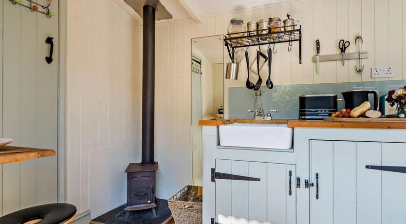 Photo of 1 Bed in Golant