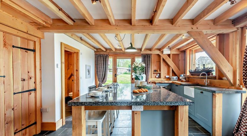 Photo of 2 Bed in Kingsteignton