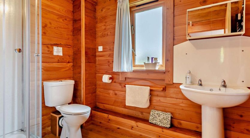 Photo of 2 Bed in Achmore