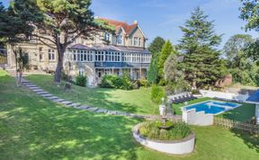 Photo of 4 Bed in Shanklin