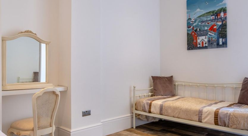 Photo of 4 Bed in Shanklin