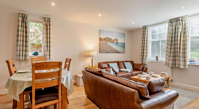 Photo of 2 Bed in Weymouth