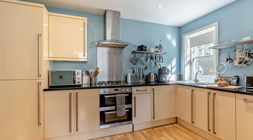 Photo of 2 Bed in Weymouth