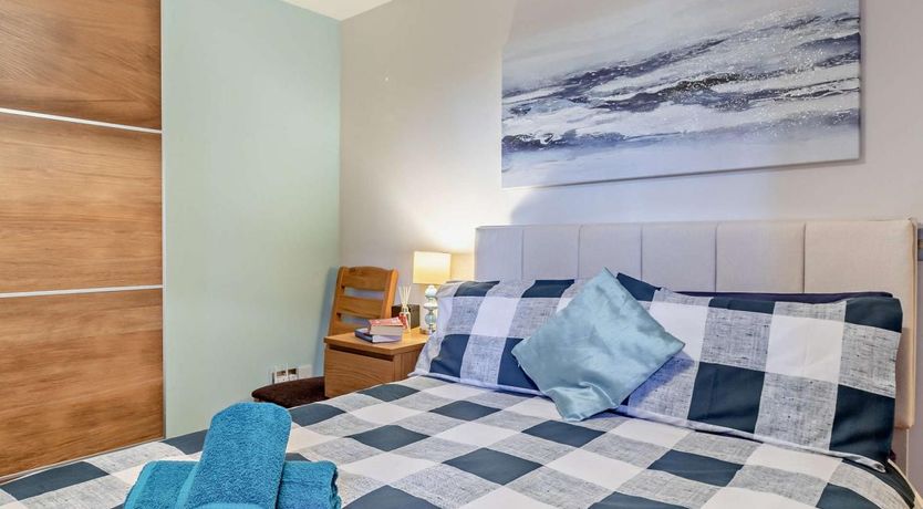 Photo of 2 Bed in Weymouth