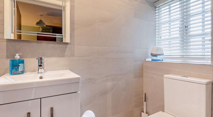 Photo of 2 Bed in Weymouth