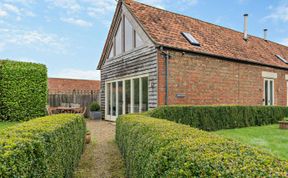 Photo of 3 Bed in Devizes