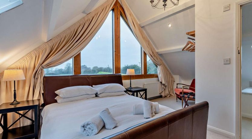 Photo of 3 Bed in Rowde