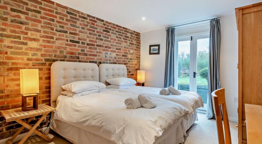 Photo of 3 Bed in Rowde