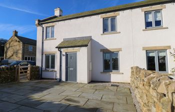 No.8 Cairn Cottage Holiday Home