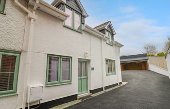 2 Penporth Holiday Home