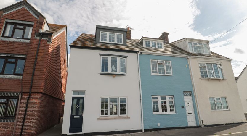 Photo of Quay Cottage - Sea View