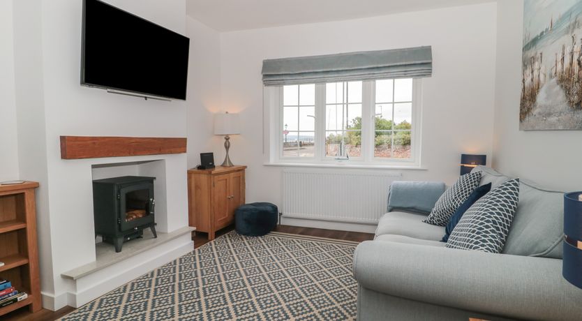 Photo of Quay Cottage - Sea View