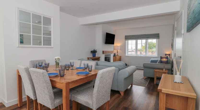 Photo of Quay Cottage - Sea View