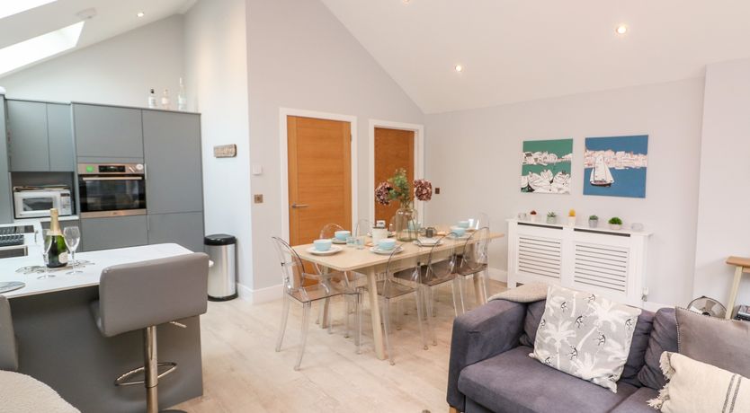 Photo of 2 Russell Court