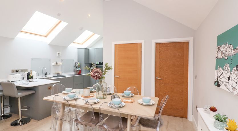 Photo of 2 Russell Court