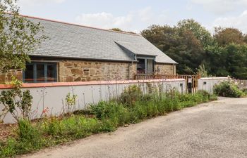 Carines Barns - Pol Holiday Home