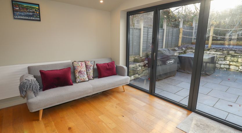 Photo of 25 Maes Collen