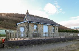 Photo of railway-station-cottage