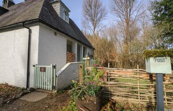 The Cottage In The Woods Holiday Home
