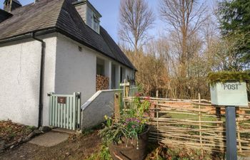 The Cottage In The Woods Holiday Home