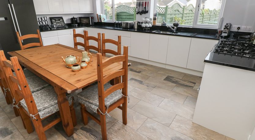 Photo of Llygad Yr Haul (Sun)