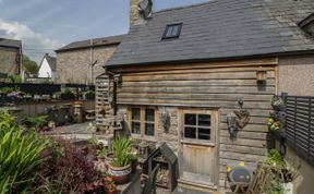 Photo of Hoarders Cottage