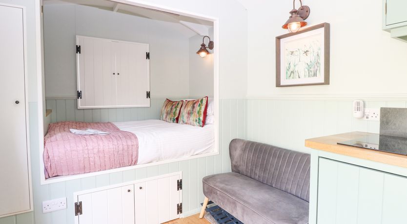 Photo of Damsel Shepherds Hut