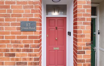 17 Union Road Basement Holiday Home