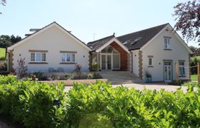 Photo of leafield-house-nables-farm