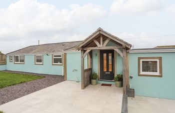 Bryn Llwyd Cottage Holiday Home