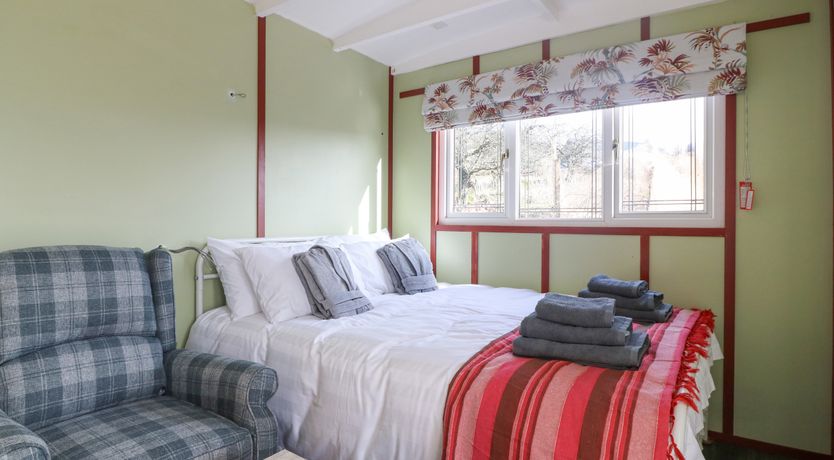 Photo of Nŷth Y Bioden (Magpie's Nest)