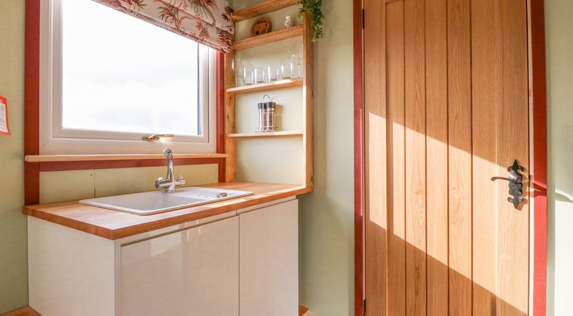 Photo of Nŷth Y Bioden (Magpie's Nest)