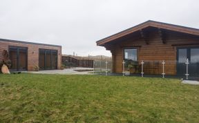 Photo of Height End Farm Log Cabin