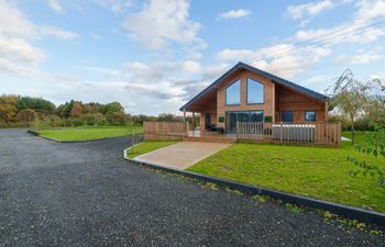 Micklemore Lakes and Lodges Holiday Home
