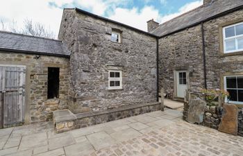 Skylight Retreat Holiday Home