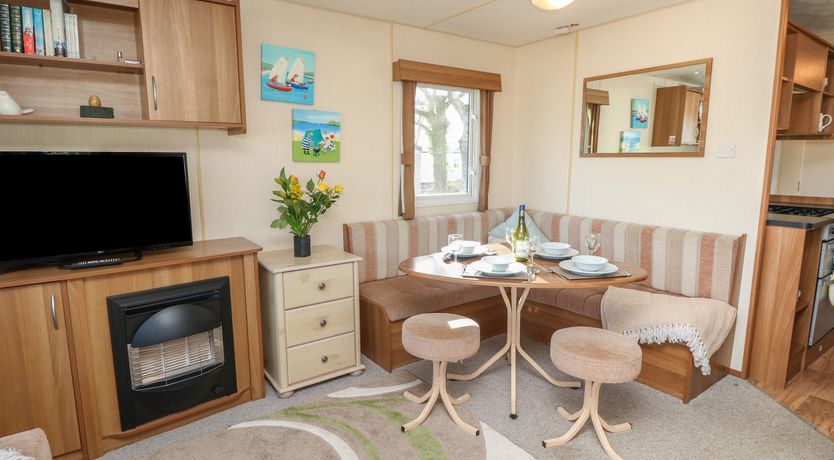 Photo of 15 Rosewood