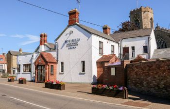 The Five Bells Inn Holiday Home