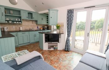 1 Keepers Cottage, Hillfield Village Holiday Home