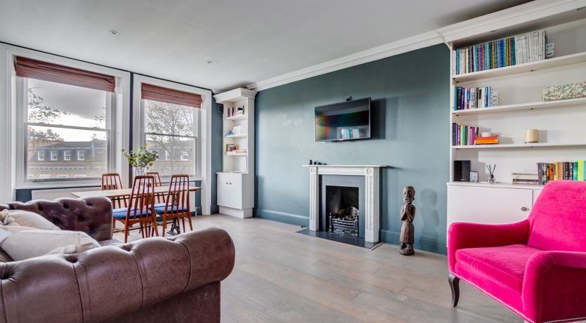 Photo of Crimson & Chestnut