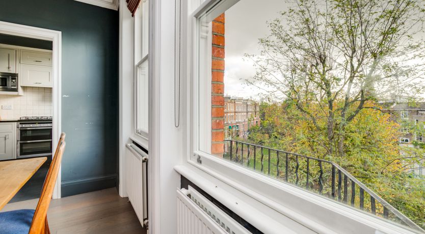 Photo of Crimson & Chestnut