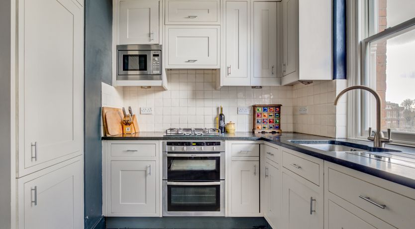 Photo of Crimson & Chestnut