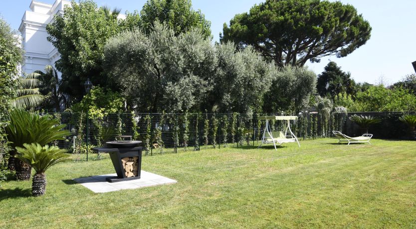 Photo of Paradise Moon